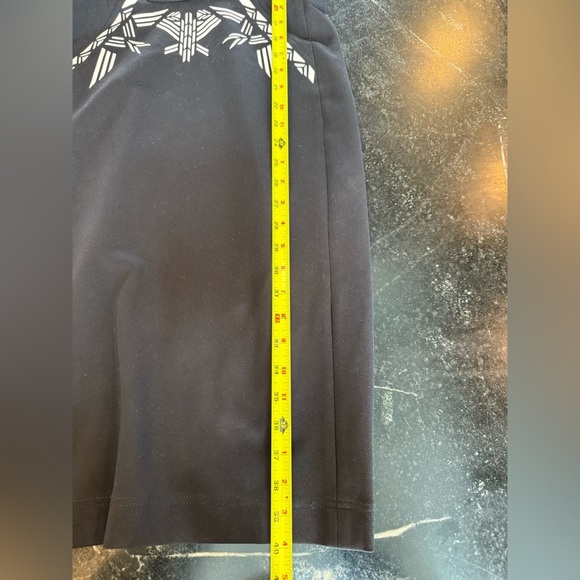 Twelfth Street by Cynthia Vincent SIZE 2 Black Scuba Dress With Geometric Design - Picture 9 of 12